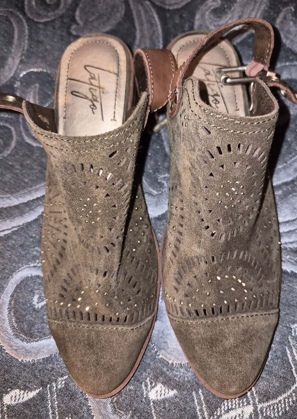 Latigo muren brown suede block heel mules